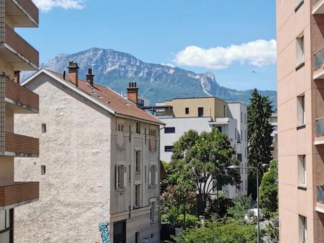 Appartement 4 pièces, 102 m² à louer à Grenoble 38000