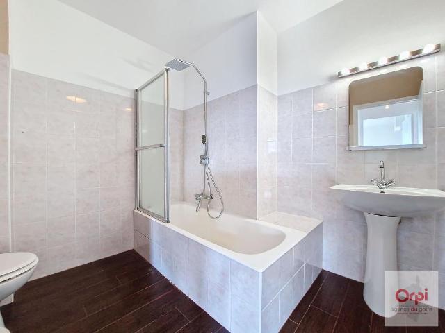 Appartement 4 pièces, 103 m² à louer à Ajaccio 20090