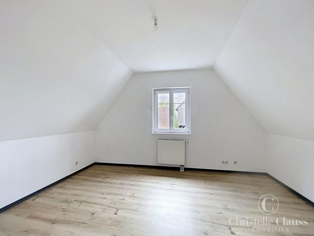 Appartement 4 pièces, 104 m² à louer à Stotzheim 67140