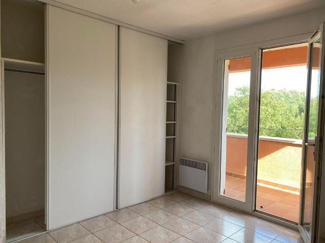 Appartement 4 pièces, 104 m² à louer à Roumoules 04500