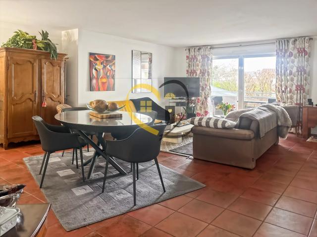 Appartement 4 pièces 106 m² avec balcon et garage en viager occupé, à proximité du centre ville