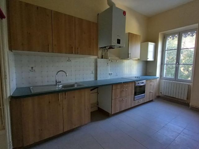 Appartement 4 pièces, 107 m² à louer à Nîmes 30900