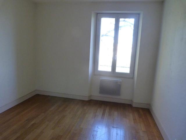 Appartement 4 pièces, 108 m² à louer à Vierzon 18100