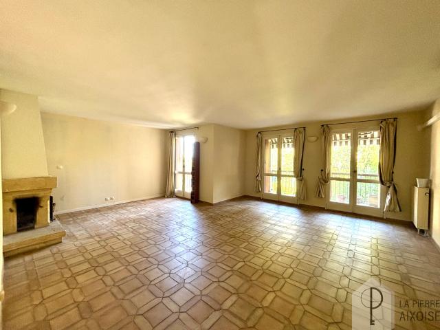 Appartement 4 pièces 110,89m2 balcon parking Val ST André Aix en Provence