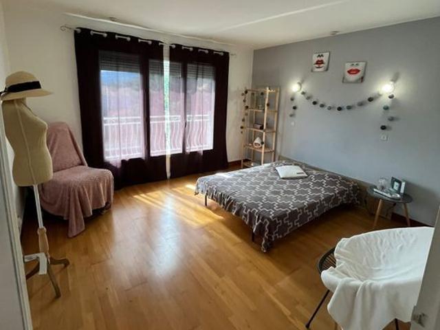 Appartement 4 pièces, 110 m² à louer à Escala 65250