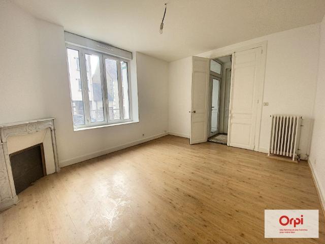 Appartement 4 pièces, 110 m² à louer à Montluçon 03100