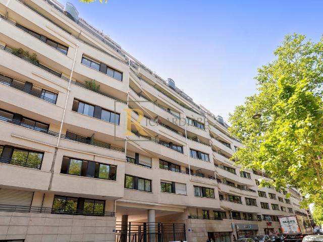 Appartement 4 Pieces 111 m2 paris