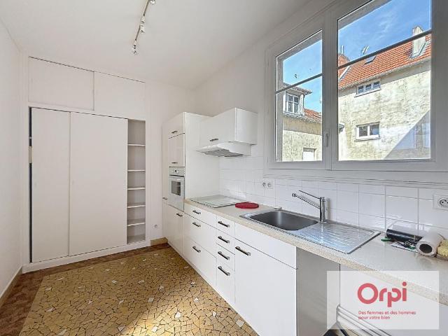 Appartement 4 pièces, 116 m² à louer à Montluçon 03100