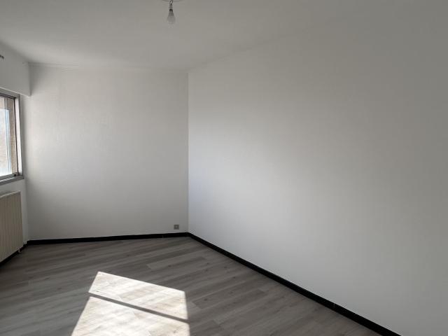 Appartement 4 pièces, 116 m² à louer à Toulon 83000
