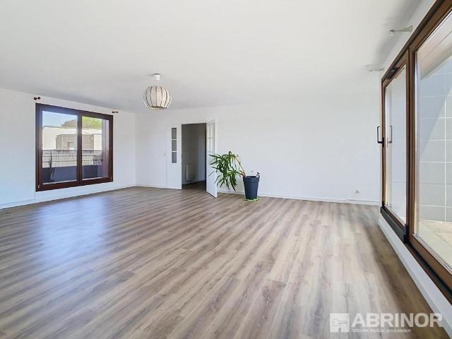 Appartement 4 pièces, 120 m² à louer à Lille 59800