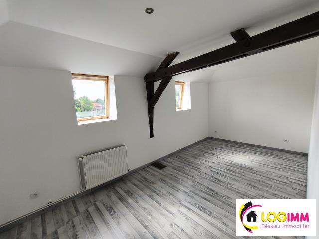 Appartement 4 pièces, 120 m² à louer à Poix du Nord 59218