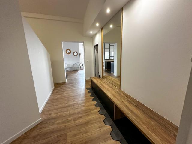 Appartement 4 pièces, 124 m² à louer à Saint André lez Lille 59350