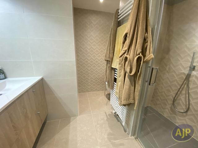 Appartement 4 pièces, 125 m² à louer à Arcachon 33120