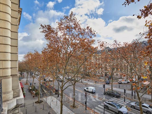 Appartement 4 pièces 130 m²