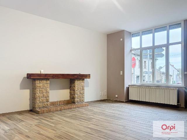 Appartement 4 pièces, 130 m² à louer à Montmarault 03390