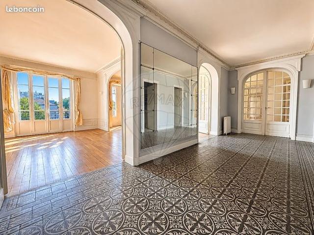 Appartement 4 pièces 137 m²