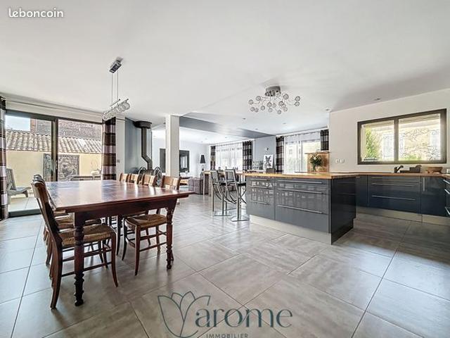 Appartement 4 pièces 138 m²
