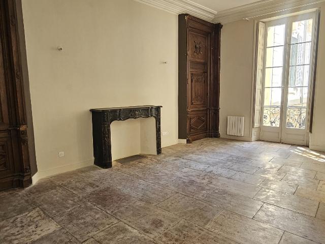 Appartement 4 pièces, 139 m² à louer à Nîmes 30000