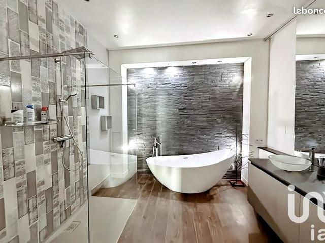 Appartement 4 pièces 142 m²
