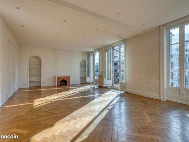 Appartement 4 pièces 142 m²