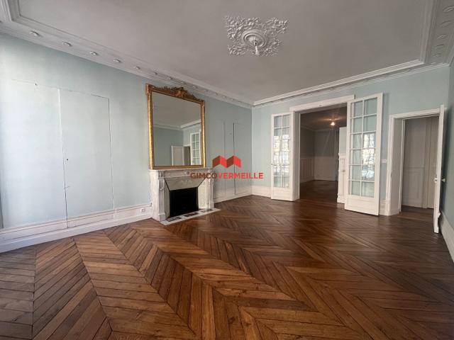 Appartement 4 pièces 143 m²