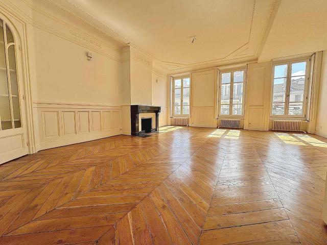 Appartement 4 pièces 144 m²