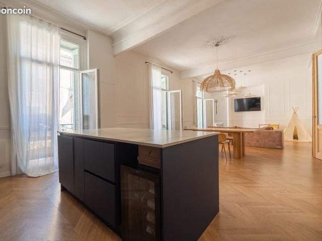 Appartement 4 pièces 145 m²