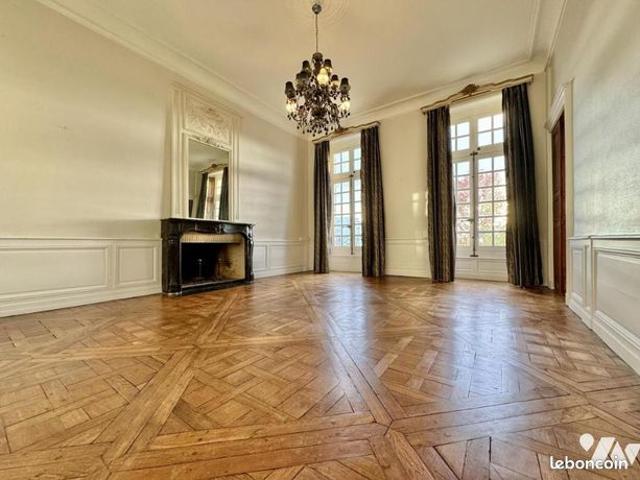 Appartement 4 pièces 147 m²