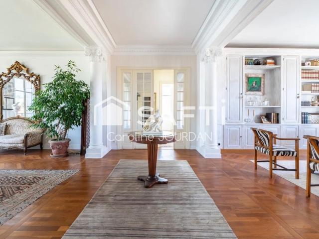 Appartement 4 pièces 150 m²