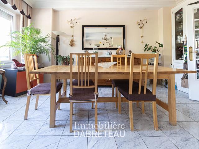Appartement 4 pièces 150 m²