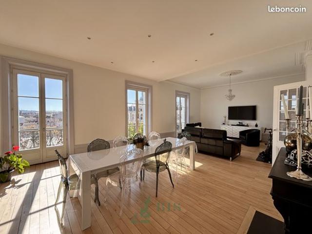 Appartement 4 pièces 150 m²