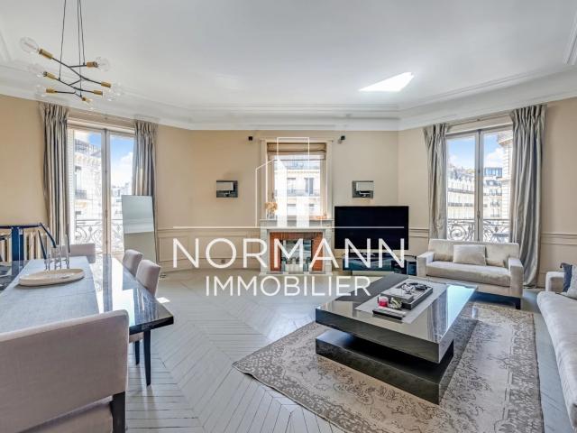 Appartement 4 pièces 151 m²