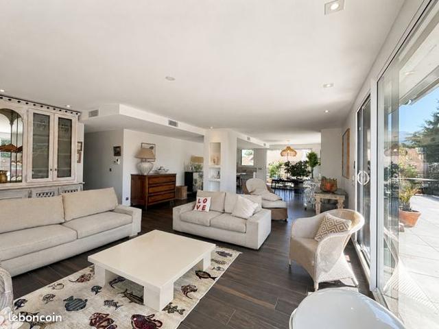 Appartement 4 pièces 154 m²