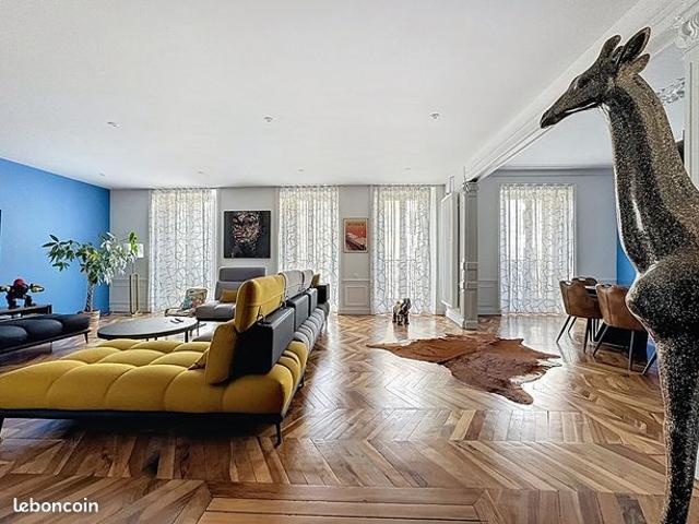 Appartement 4 pièces 155 m²