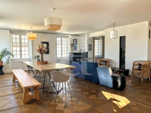 Appartement 4 pièces 158 m²