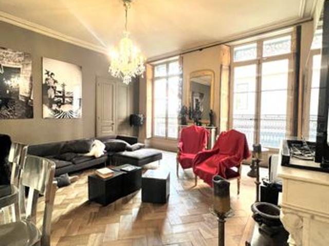 Appartement 4 pièces 159 m²