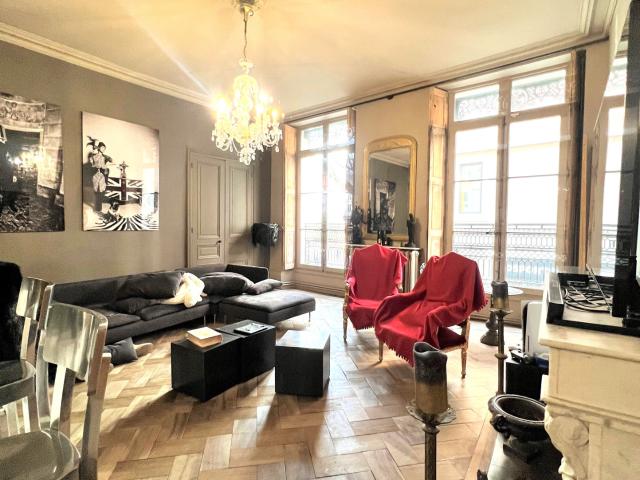 Appartement 4 pièces 159 m²