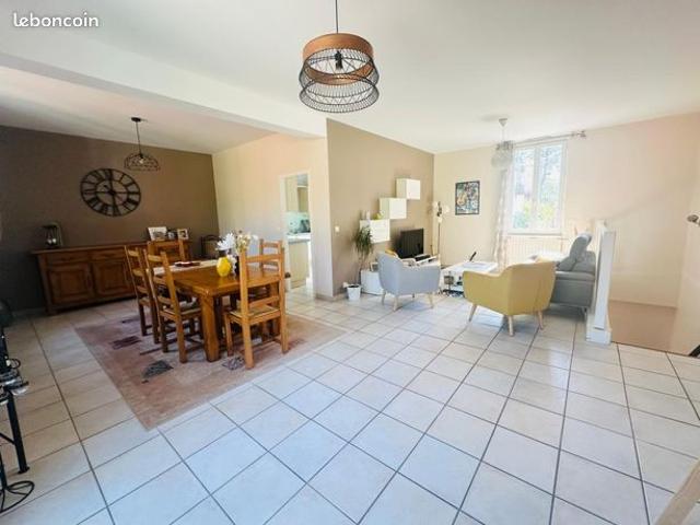 Appartement 4 pièces 161 m²