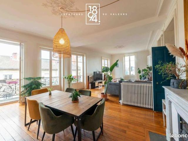 Appartement 4 pièces 161 m²