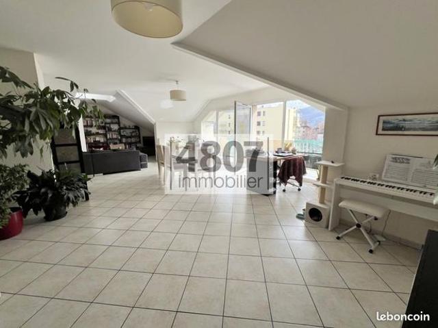 Appartement 4 pièces 161 m²