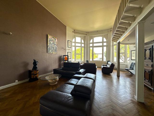 Appartement 4 pièces 162 m²
