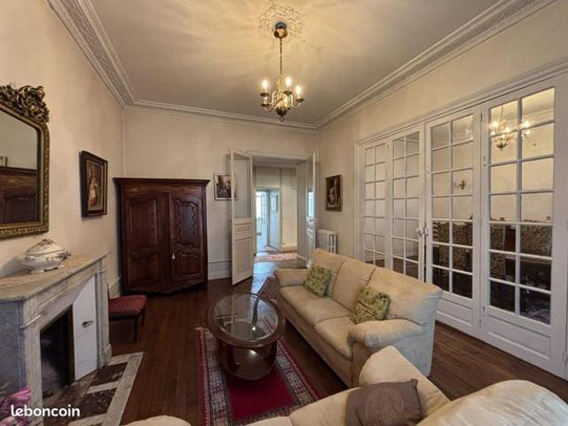Appartement 4 pièces 162 m²