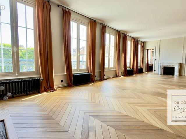 Appartement 4 pièces 163 m²