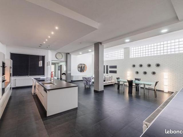Appartement 4 pièces 164 m²