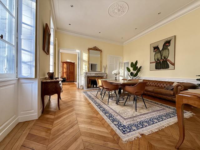 Appartement 4 pièces 165 m²