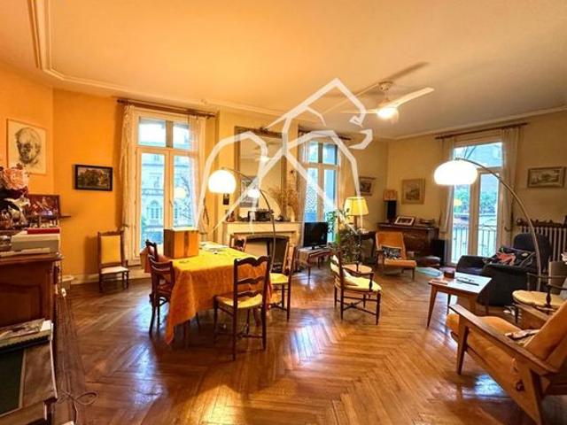 Appartement 4 pièces 165 m²