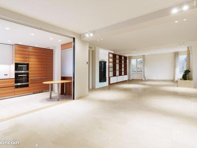 Appartement 4 pièces 180 m²