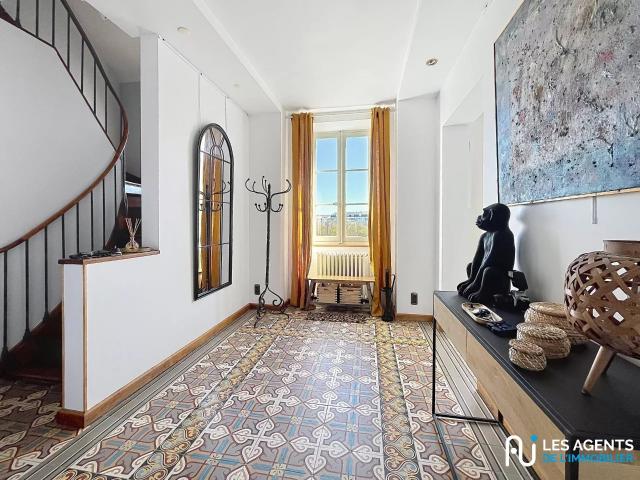 Appartement 4 pièces 181 m²