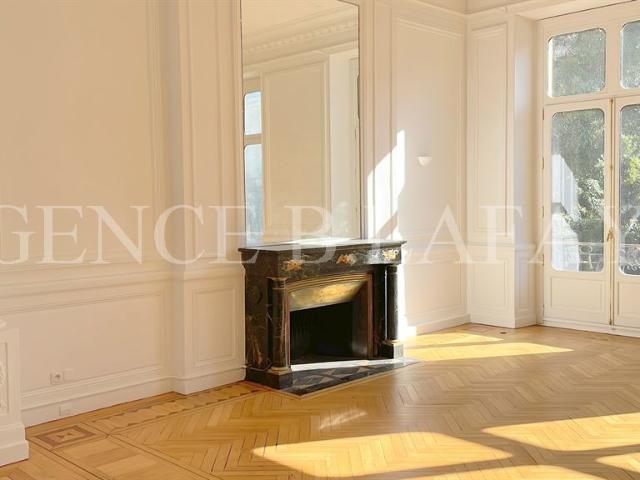 Appartement 4 pièces 185 m²