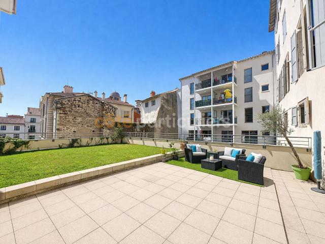 Appartement 4 pièces 195 m²